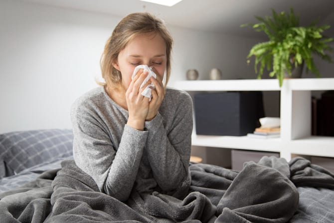 Care este diferența dintre răceală și gripă? Simptome, cauze, diagnostic, tratament și prevenire