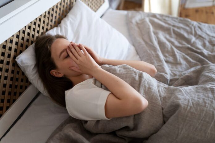 Stresul și somnul: cum sunt legate și cum să vă îmbunătățiți somnul pentru a reduce stresul